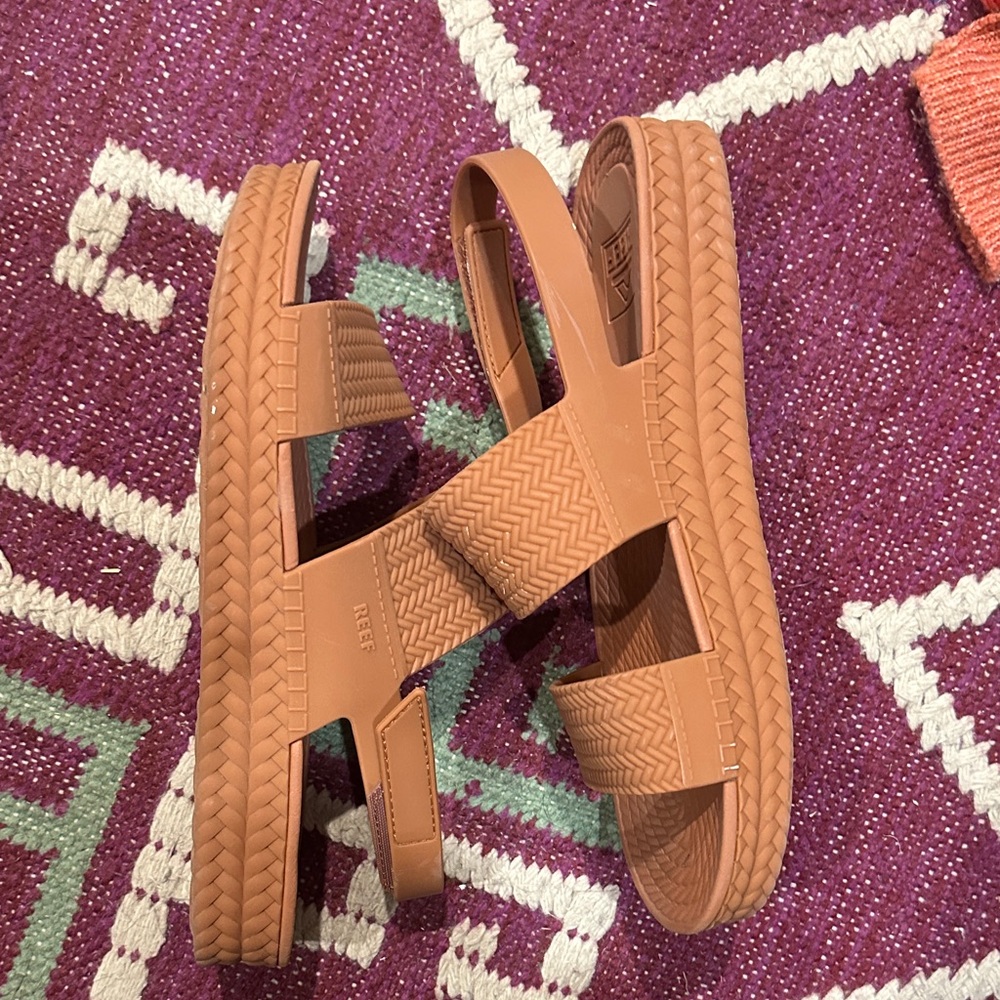 Reef Coral Sandals - Picture 4 of 4